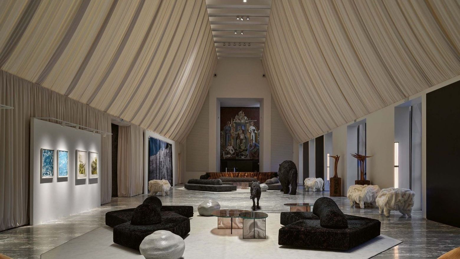 Casa Italia, Milan Triennale. The Hall of Honour welcomes national and international guests in an atmosphere inspired by mountain landscapes. 