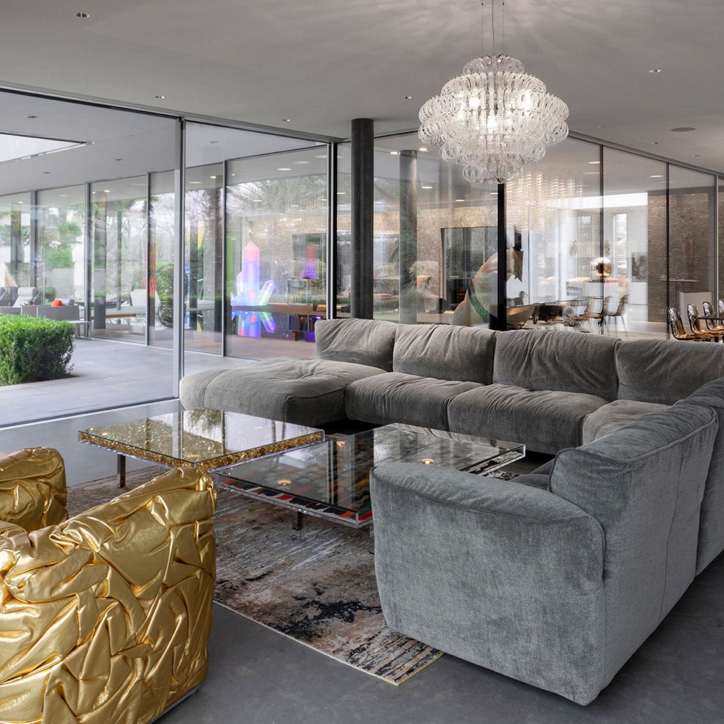   Grande Soffice  &  Sponge &nbsp;respectively the sofa and the armchair furnish the living area of the house 