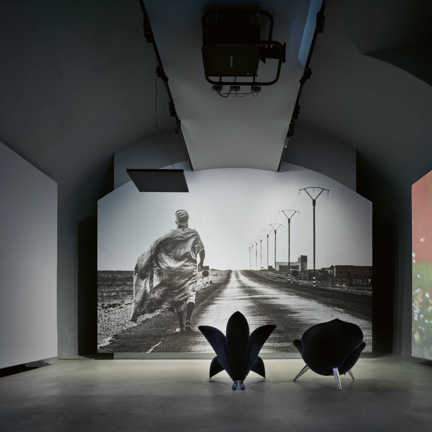   Getsuen  In the Volta and detail room of the exhibition &ldquo;Jr. D&eacute;plac&eacute; &middot; e &middot; s "&nbsp;e&nbsp; RoseChair  In the Volta and detail room of the exhibition &ldquo;Jr. D&eacute;plac&eacute; &middot; e &middot; s ". 